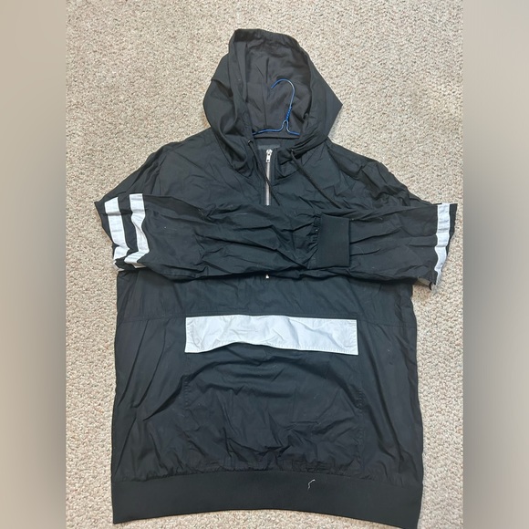 Men’s Black and White windbreaker pullover - Picture 2 of 2